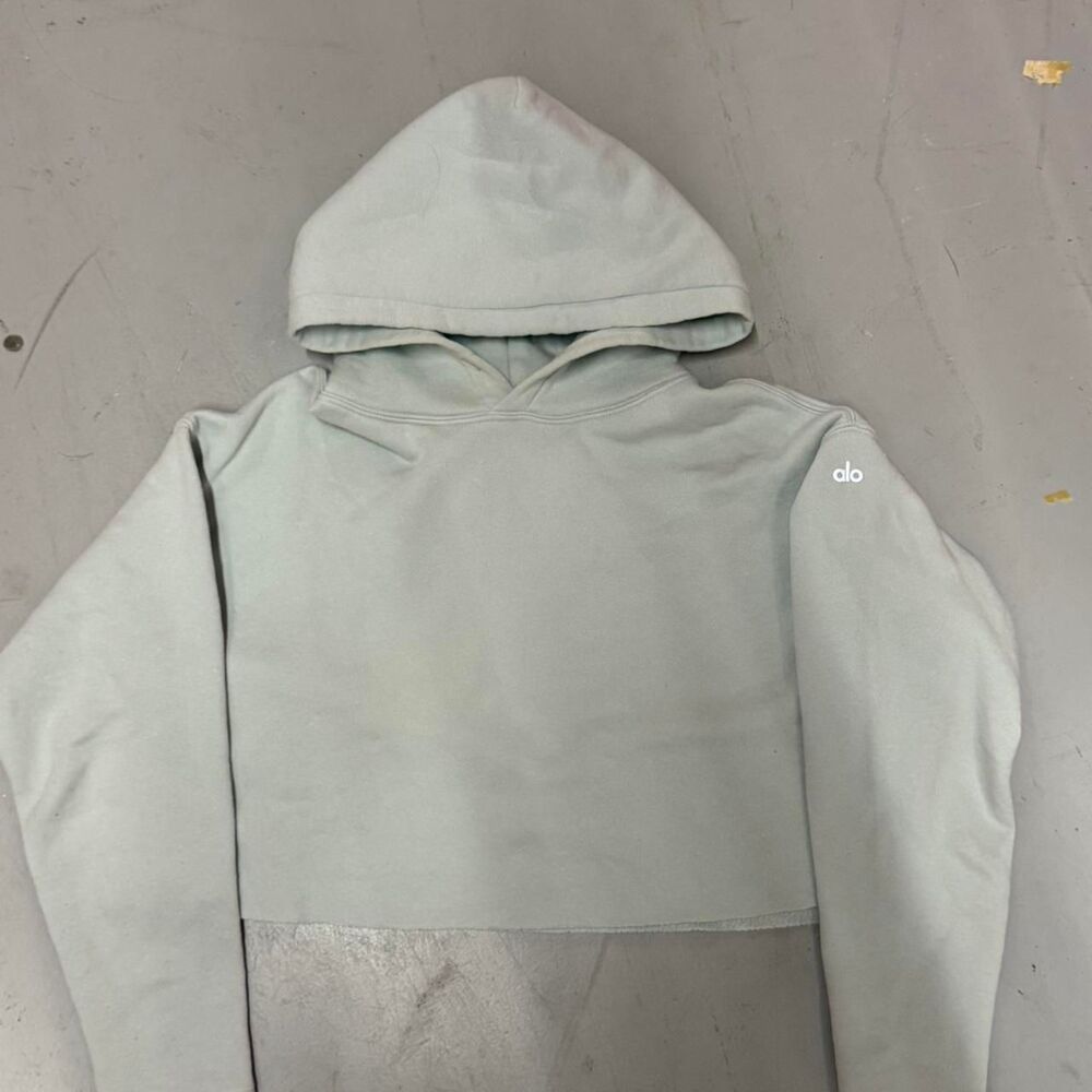light blue Alo Yoga cropped hoodie size medium